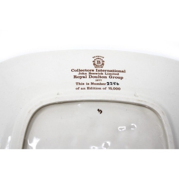 Vintage Christmas in Poland Plate Royal Doulton John Beswick Collectors Intl - Picture 3 of 5